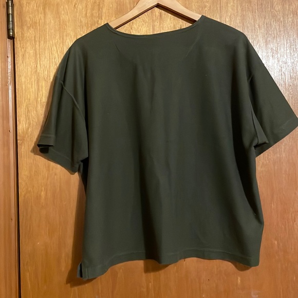 •NEW YORK & COMPANY•ARMY GREEN RELAXED FIT SCOOPNECK SHORT SLEEVE TEE SIZE XL - Picture 2 of 7